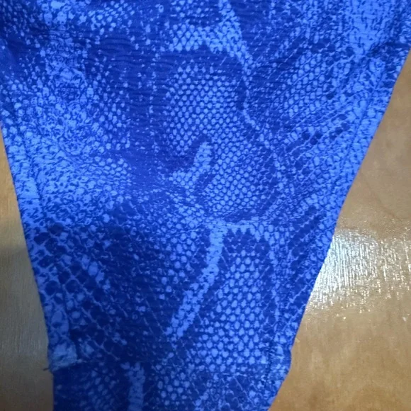 Victoria’s Secret Blue Textured Bikini Set (Washed but never worn) Size Medium - Picture 8 of 9